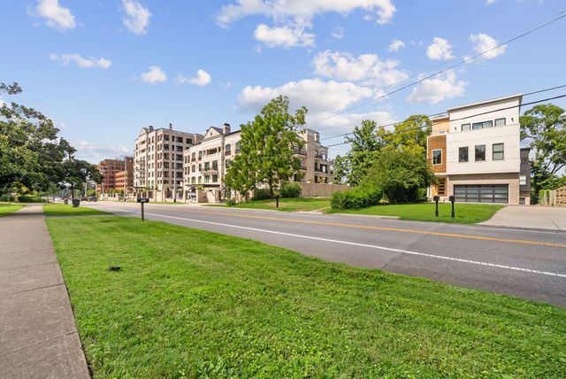122 Woodmont Blvd, Nashville, TN 37205