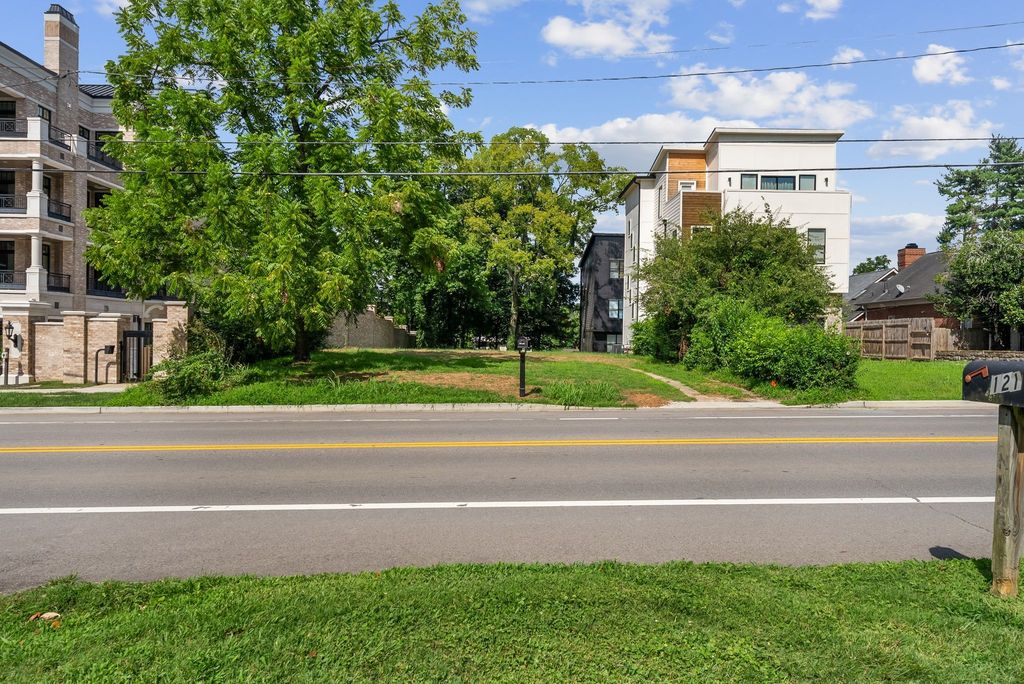 122 Woodmont Blvd, Nashville, TN 37205
