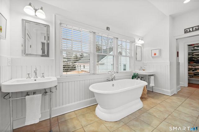 164 Wakeman Road, Fairfield, CT 06824