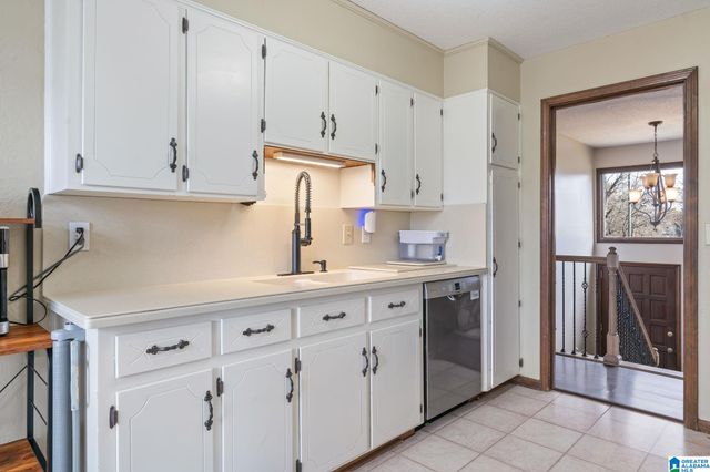 140 SOUTHERN HILLS DRIVE, Calera, AL 35040