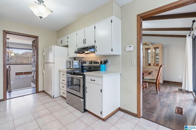 140 SOUTHERN HILLS DRIVE, Calera, AL 35040