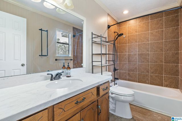 140 SOUTHERN HILLS DRIVE, Calera, AL 35040