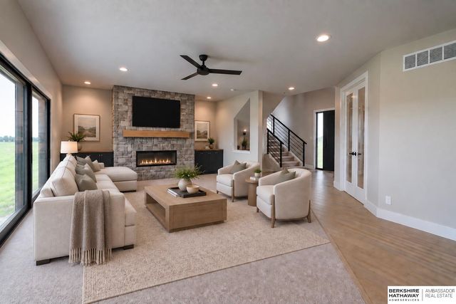 10209 S 214th Street, Gretna, NE 68028