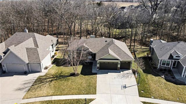 18301 Belinda Drive, Smithville, MO 64089
