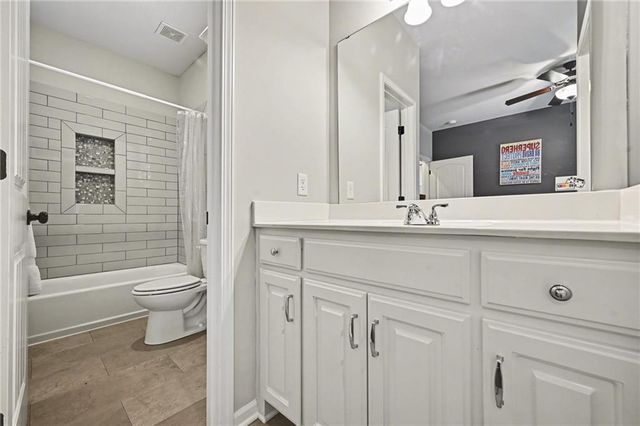 18301 Belinda Drive, Smithville, MO 64089