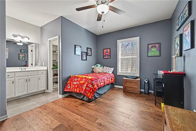 18301 Belinda Drive, Smithville, MO 64089