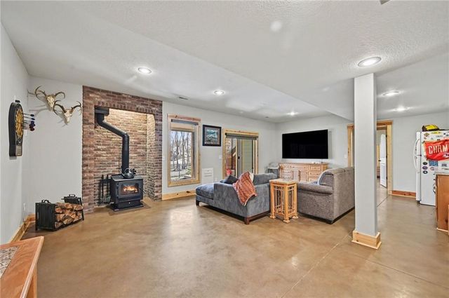 18301 Belinda Drive, Smithville, MO 64089