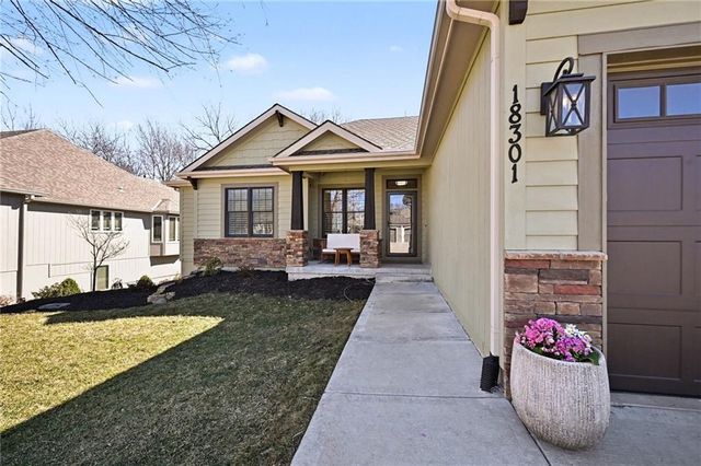 18301 Belinda Drive, Smithville, MO 64089