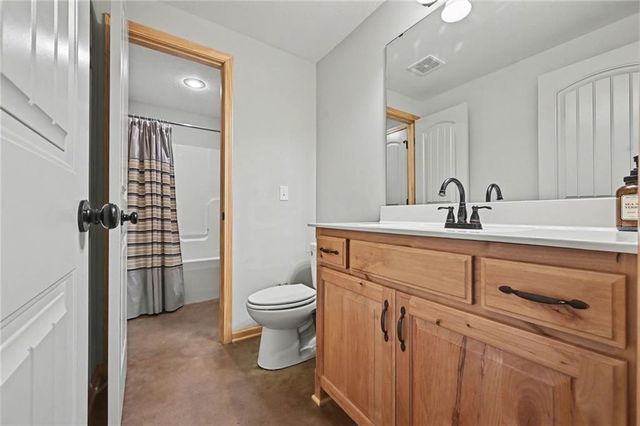 18301 Belinda Drive, Smithville, MO 64089