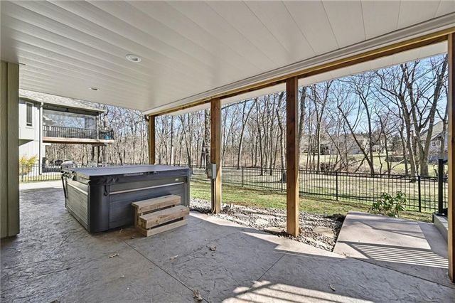 18301 Belinda Drive, Smithville, MO 64089