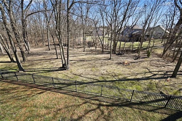 18301 Belinda Drive, Smithville, MO 64089