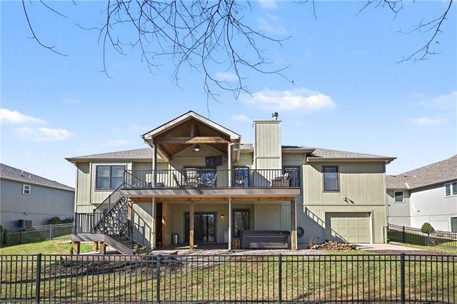 18301 Belinda Drive, Smithville, MO 64089