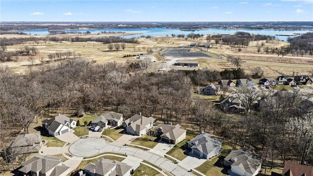 18301 Belinda Drive, Smithville, MO 64089