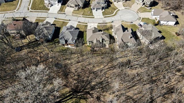 18301 Belinda Drive, Smithville, MO 64089