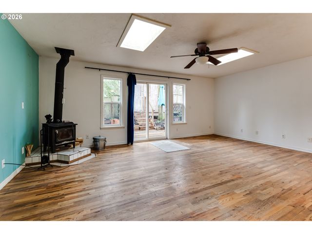 1010 ELKAY Dr, Eugene, OR 97404