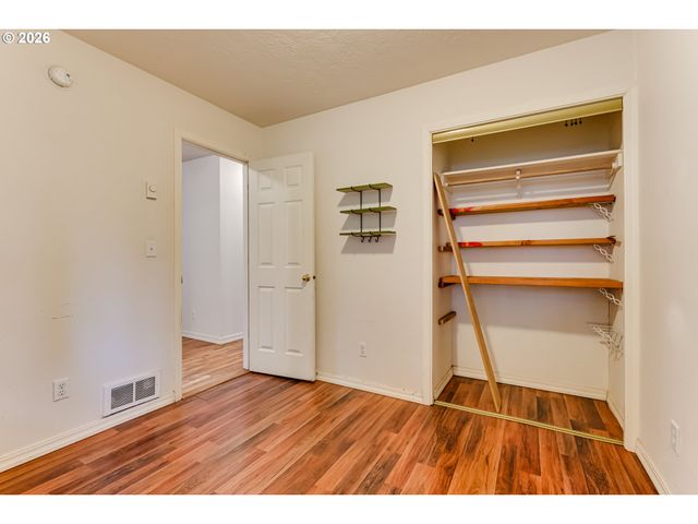 1010 ELKAY Dr, Eugene, OR 97404