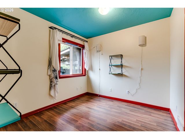 1010 ELKAY Dr, Eugene, OR 97404