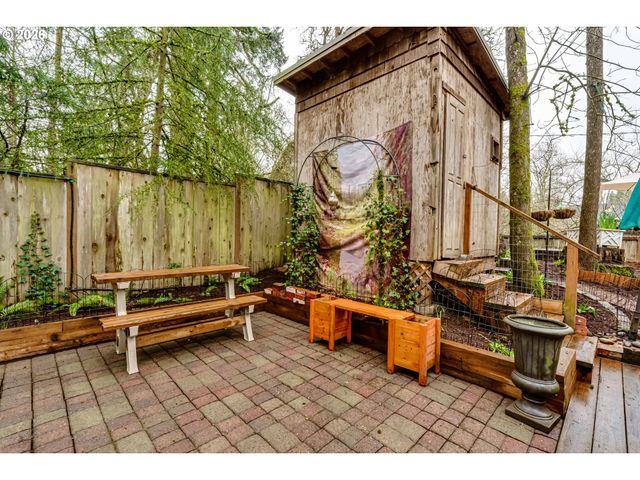 1010 ELKAY Dr, Eugene, OR 97404