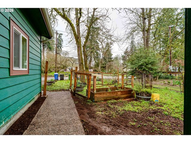 1010 ELKAY Dr, Eugene, OR 97404