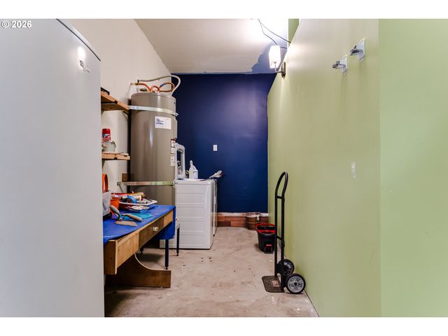 1010 ELKAY Dr, Eugene, OR 97404