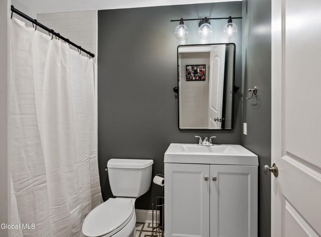 3 Ashleigh Lane, Saratoga, NY 12866