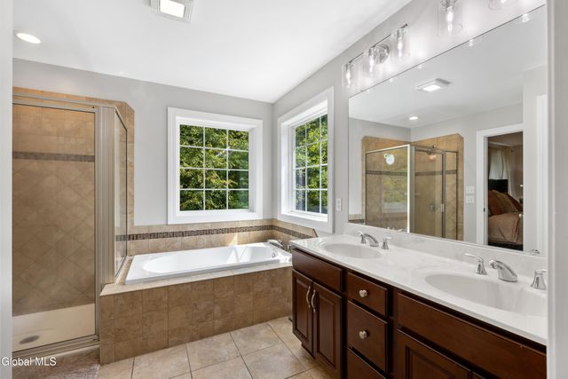 3 Ashleigh Lane, Saratoga, NY 12866