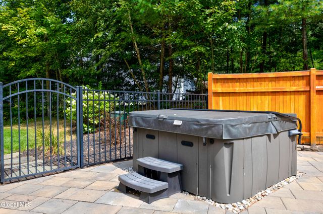 3 Ashleigh Lane, Saratoga, NY 12866