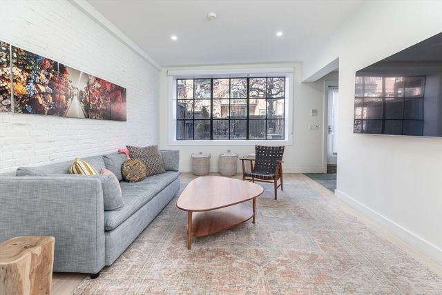 13 Wellington St, Boston, MA 02118