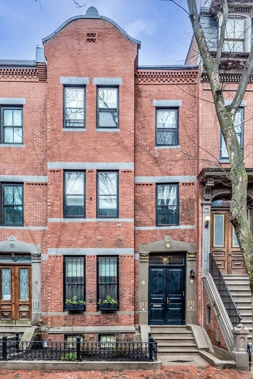 13 Wellington St, Boston, MA 02118