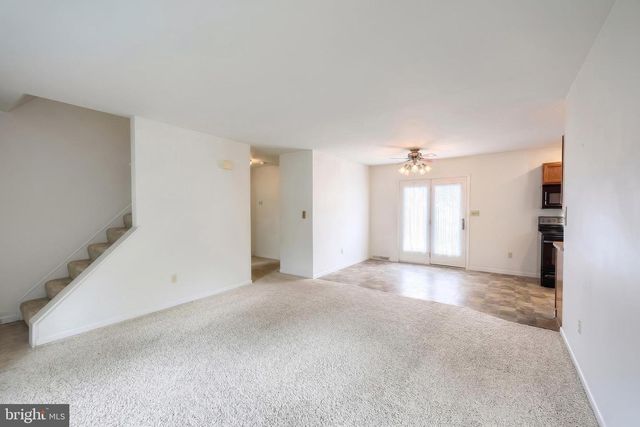 3819 KINGS ARMS LN, York, PA 17402