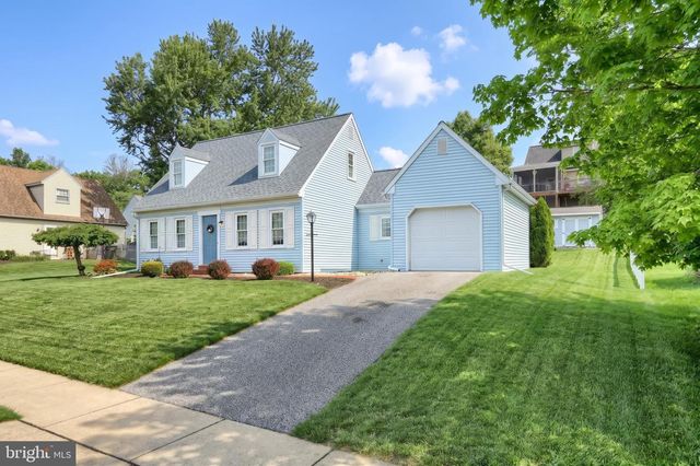 3819 KINGS ARMS LN, York, PA 17402