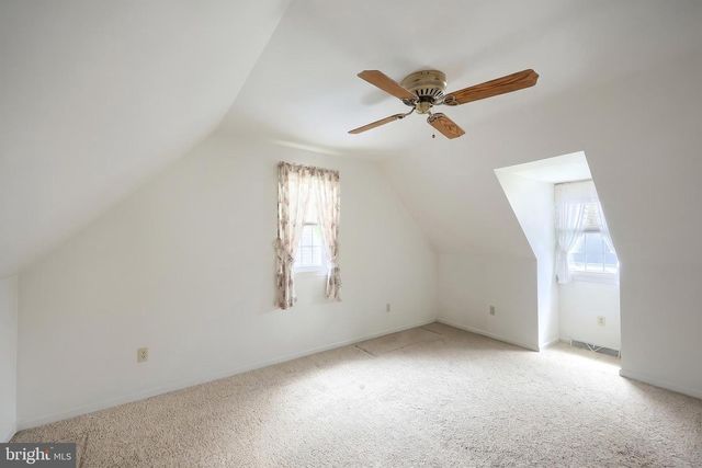 3819 KINGS ARMS LN, York, PA 17402