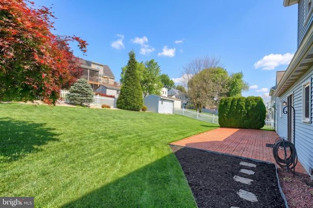 3819 KINGS ARMS LN, York, PA 17402