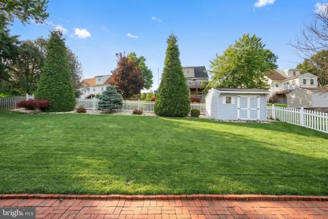 3819 KINGS ARMS LN, York, PA 17402