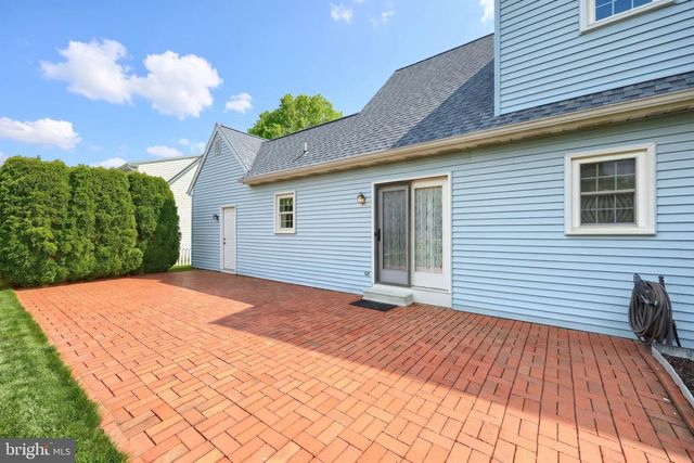 3819 KINGS ARMS LN, York, PA 17402