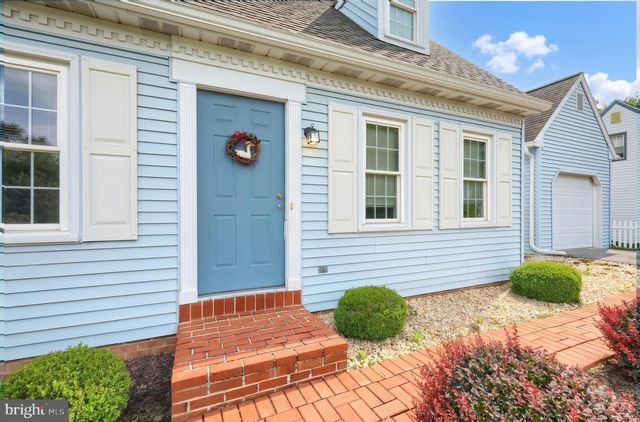 3819 KINGS ARMS LN, York, PA 17402