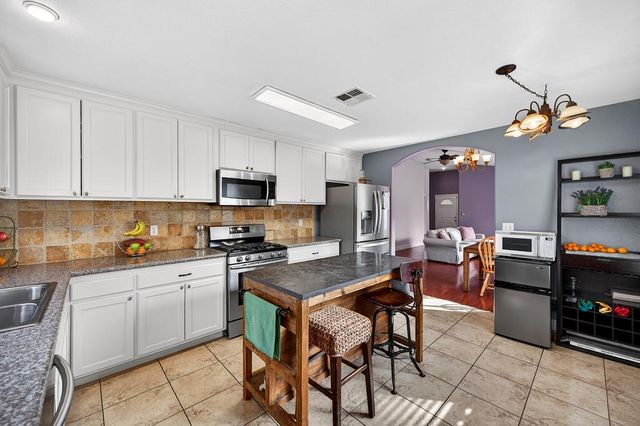 115 Arcade Blvd, Sacramento, CA 95815