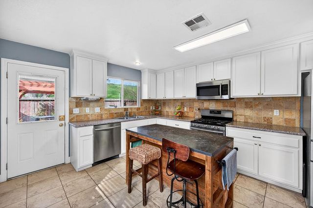 115 Arcade Blvd, Sacramento, CA 95815