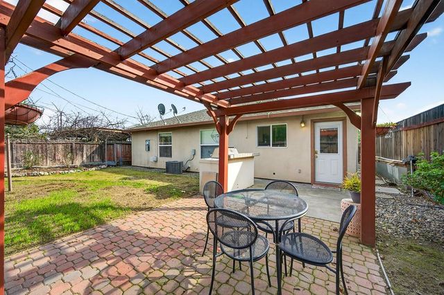 115 Arcade Blvd, Sacramento, CA 95815