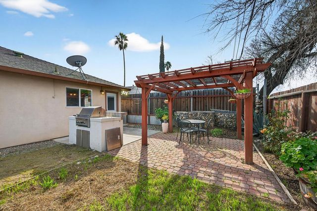 115 Arcade Blvd, Sacramento, CA 95815