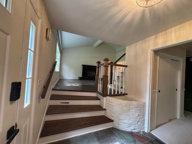 379 Pinehurst Drive, Shelburne, VT 05482