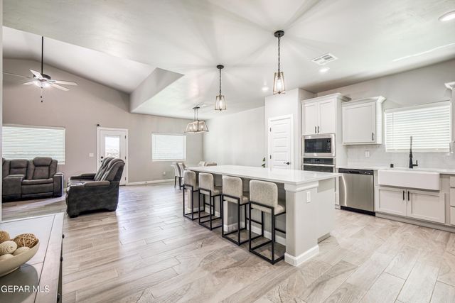 6041 CUMIN PARK Street, Santa Teresa, NM 88008