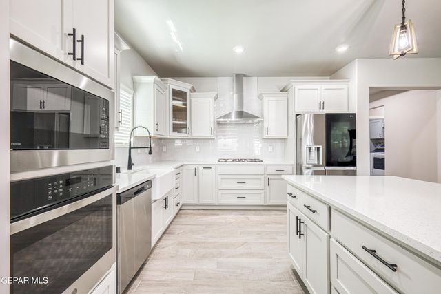 6041 CUMIN PARK Street, Santa Teresa, NM 88008