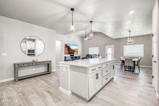 6041 CUMIN PARK Street, Santa Teresa, NM 88008