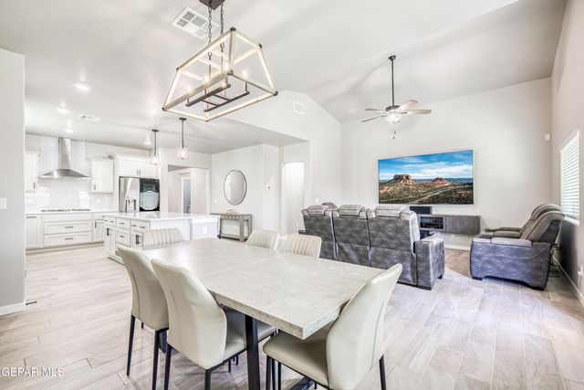 6041 CUMIN PARK Street, Santa Teresa, NM 88008