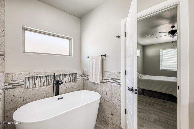 6041 CUMIN PARK Street, Santa Teresa, NM 88008