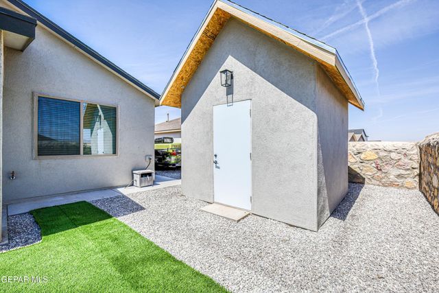 6041 CUMIN PARK Street, Santa Teresa, NM 88008