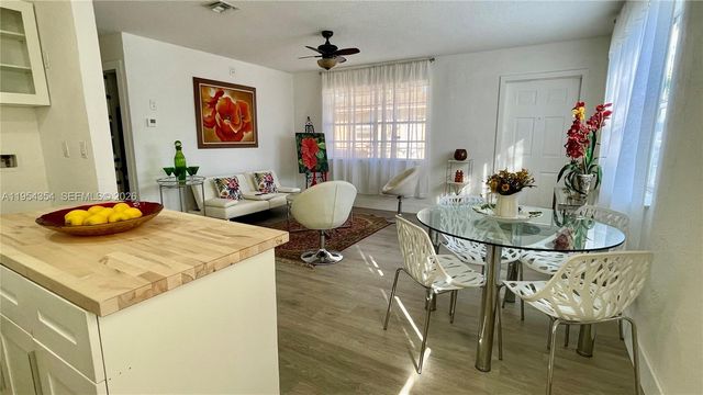 2433 NW 20th St, Fort Lauderdale, FL 33311