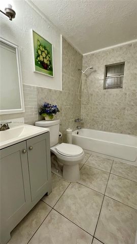 2433 NW 20th St, Fort Lauderdale, FL 33311