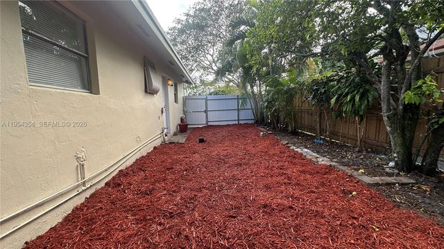 2433 NW 20th St, Fort Lauderdale, FL 33311